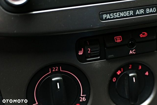 Volkswagen Passat 2.0 TDI Comfortline - 24