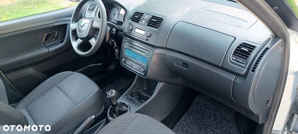 Skoda Fabia 1.2 HTP Syle Edition - 10