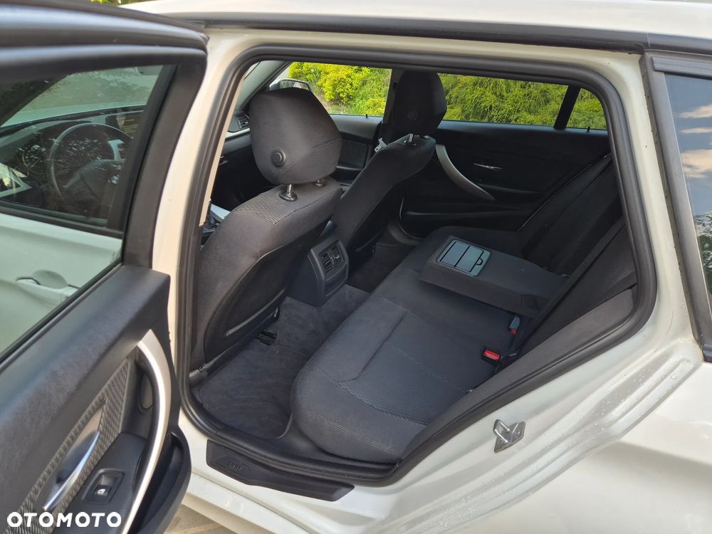 BMW Seria 3 318d Modern Line - 22