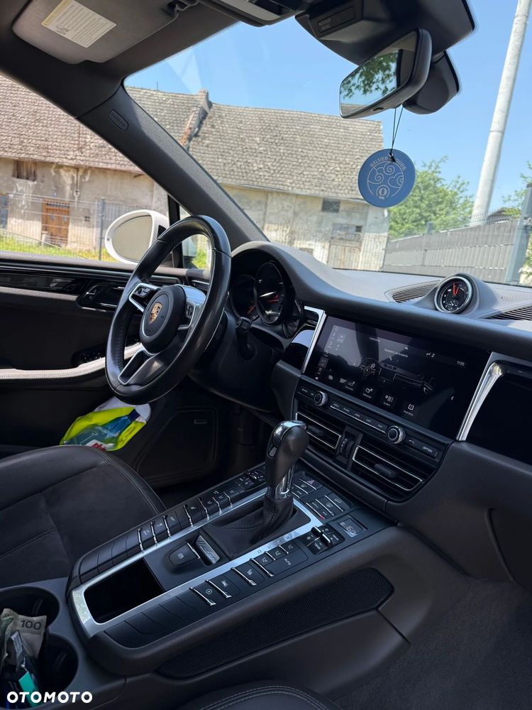 Porsche Macan - 2