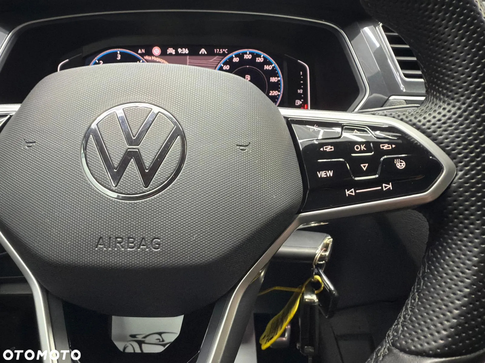 Volkswagen Tiguan 2.0 TDI SCR 4MOTION DSG R-Line - 16