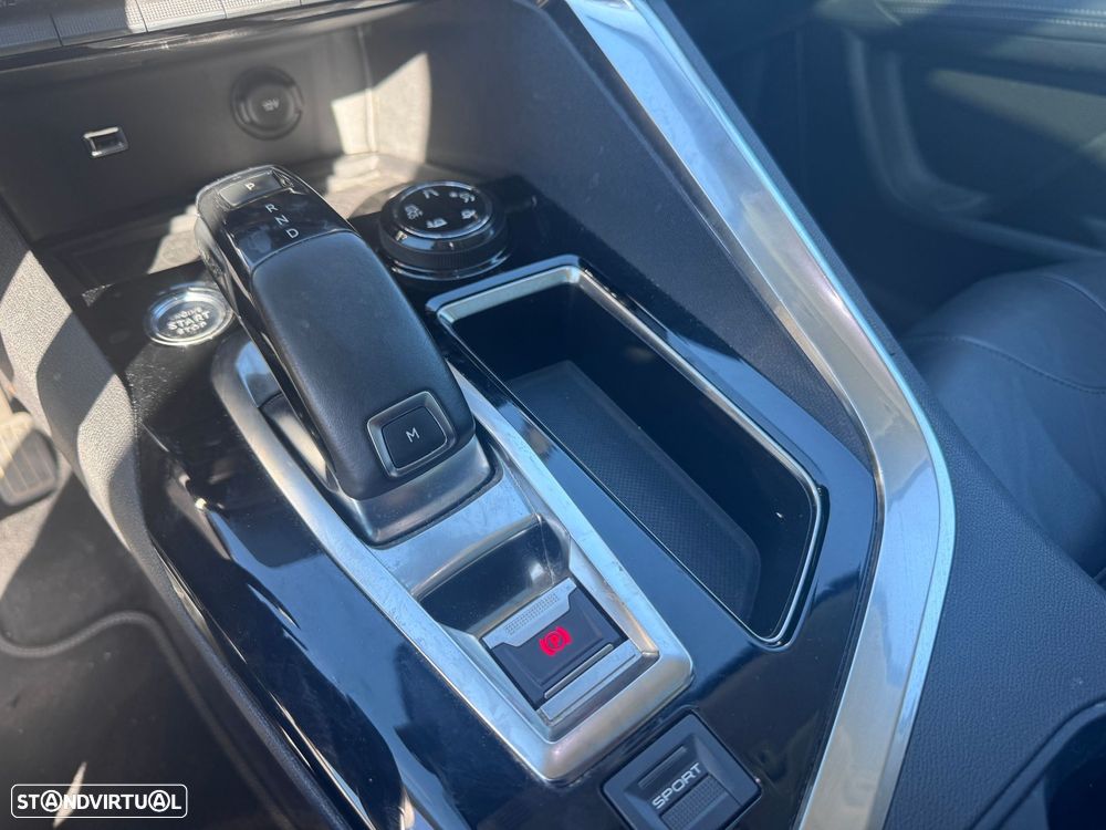 Peugeot 3008 1.2 PureTech Allure EAT8 - 10
