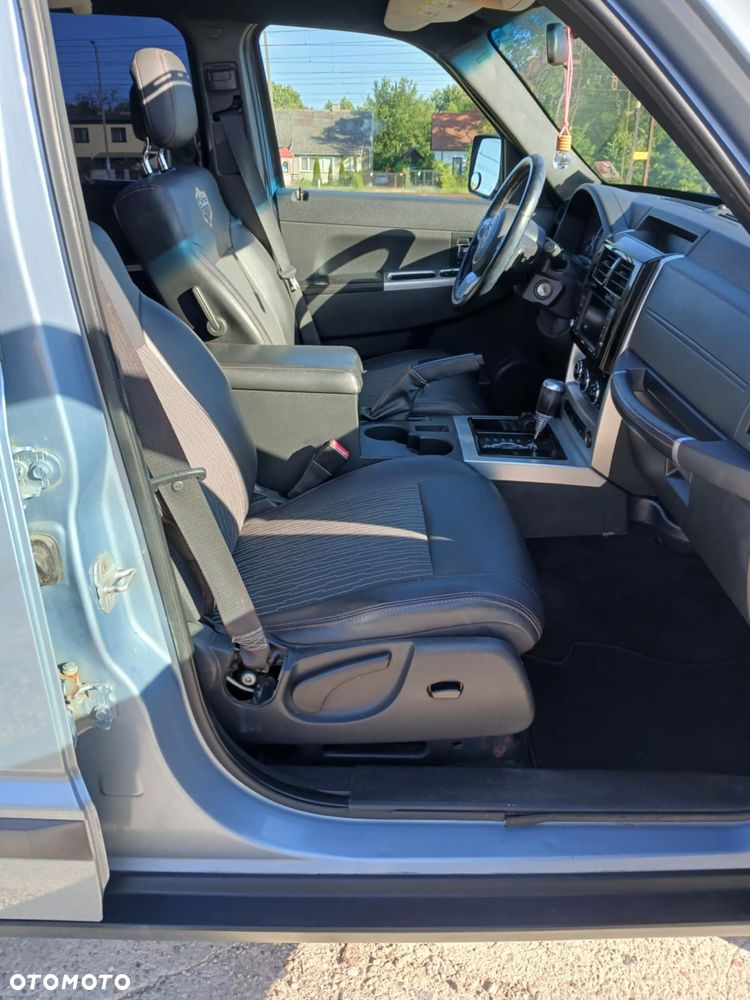 Jeep Liberty - 23