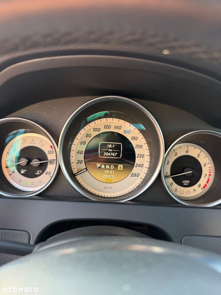 Mercedes-Benz Klasa C 180 BlueEFFICIENCY 7G-TRONIC Elegance - 8