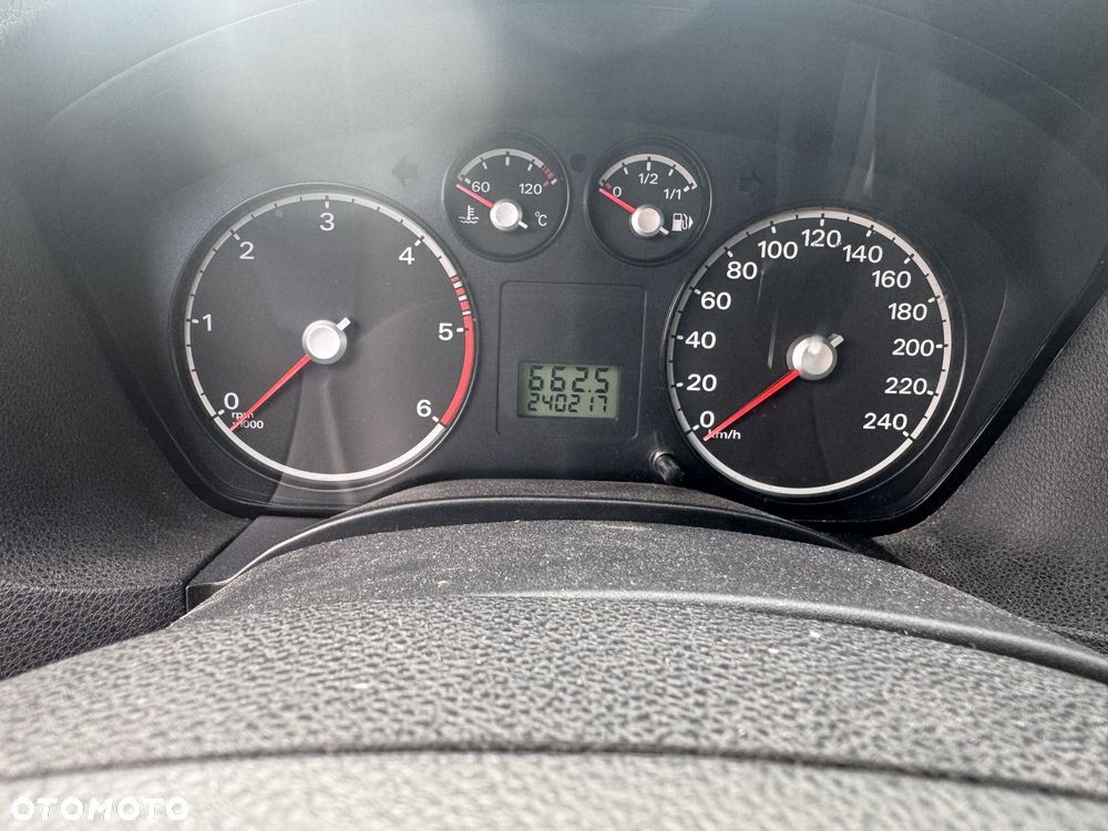 Ford Focus 1.6 TDCi DPF Ambiente - 9