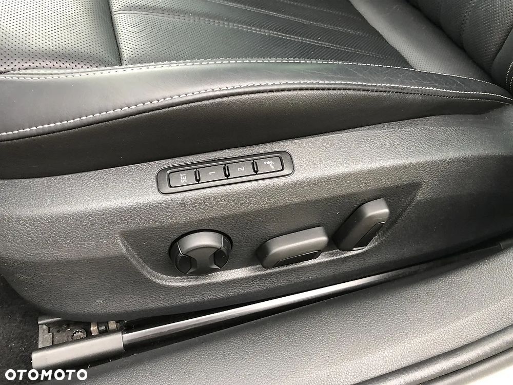 Skoda Superb 2.0 TDI SCR 4x4 L&K DSG - 25