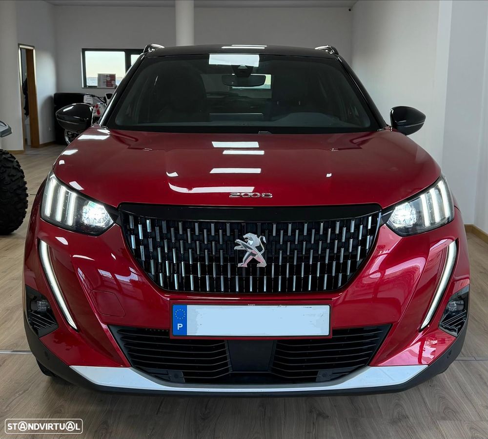 Peugeot 2008 PureTech 130 EAT8 GT - 1