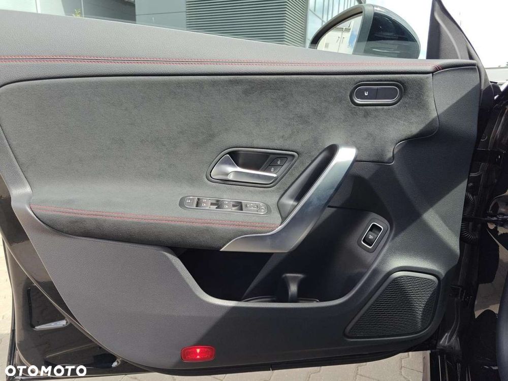 Mercedes-Benz CLA - 14