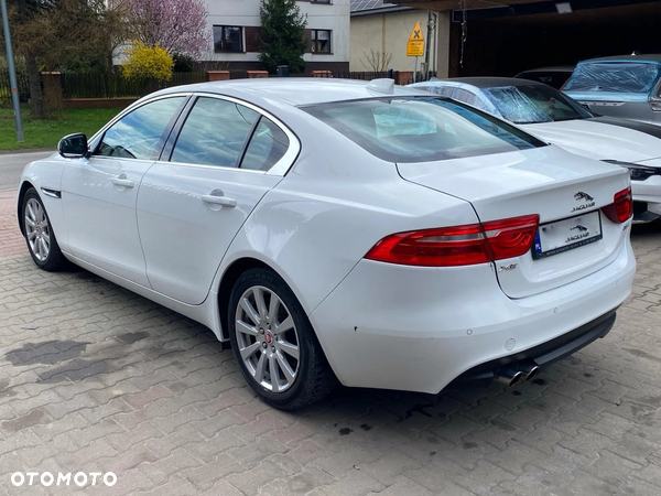 Jaguar XE 2.0 D Prestige