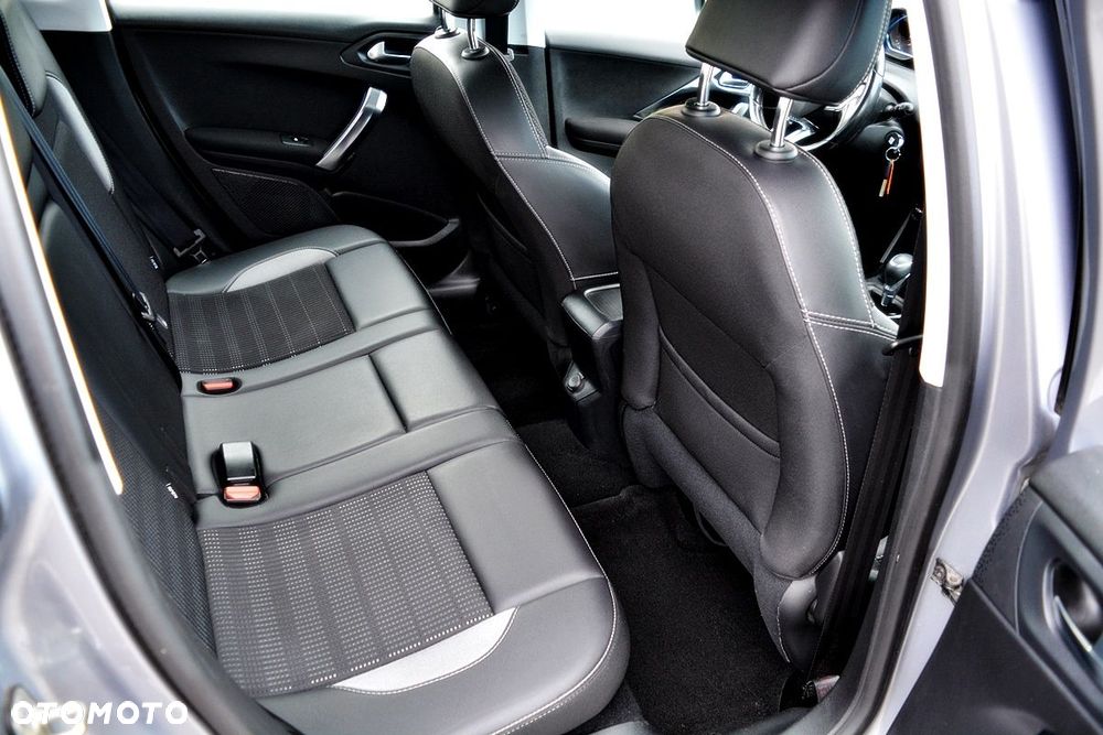 Peugeot 2008 PureTech 110 GPF Stop&Start EAT6 Allure - 6