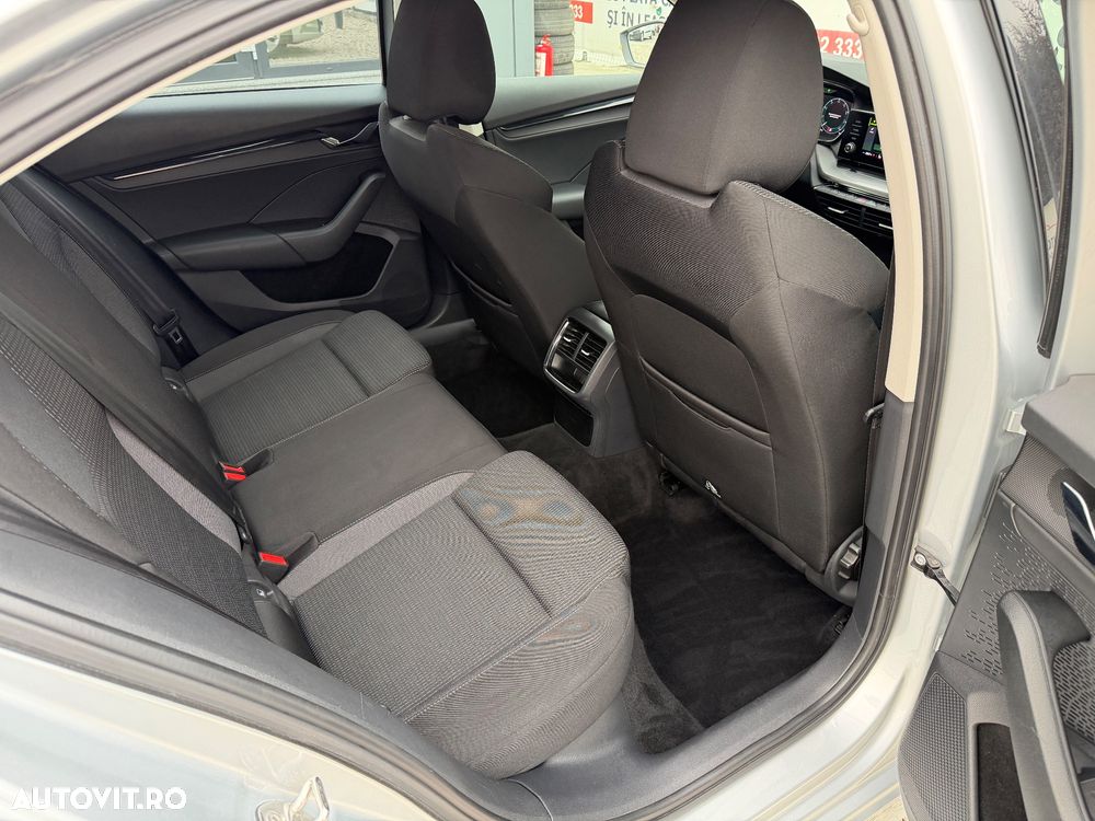 Skoda Octavia 2.0 TDI DSG Exclusive - 13