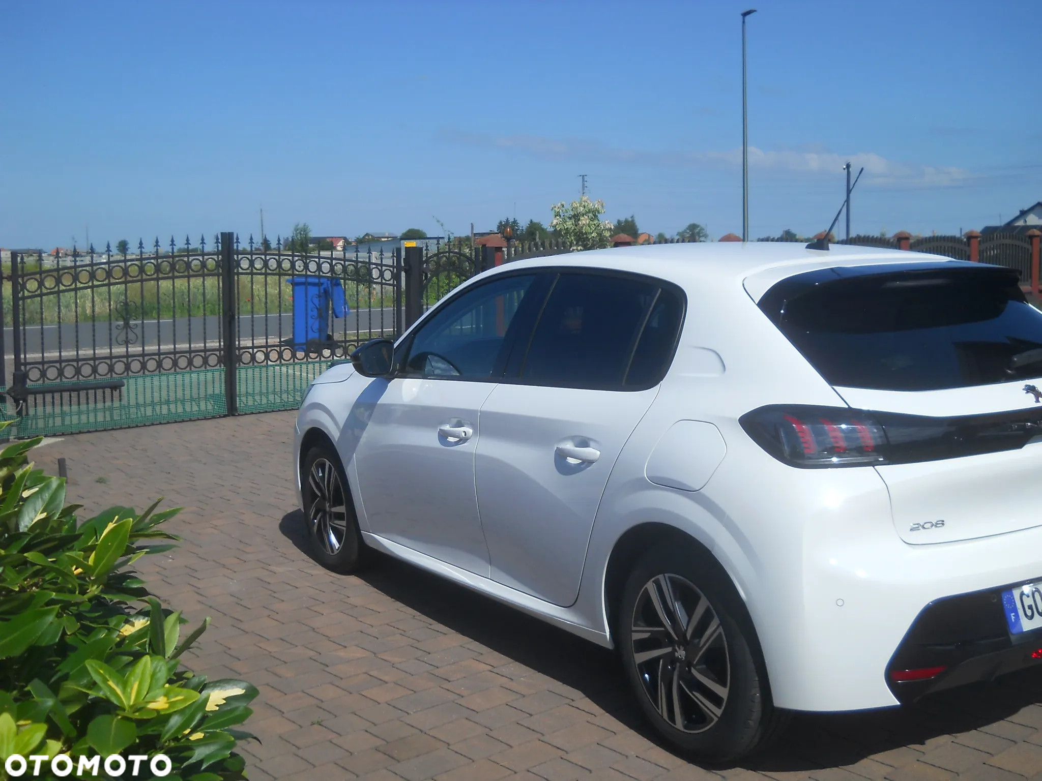 Peugeot 208 1.5 BlueHDi Allure Pack S&S - 2