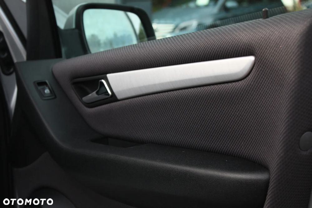 Mercedes-Benz Klasa A 160 BlueEFFICIENCY Elegance - 24