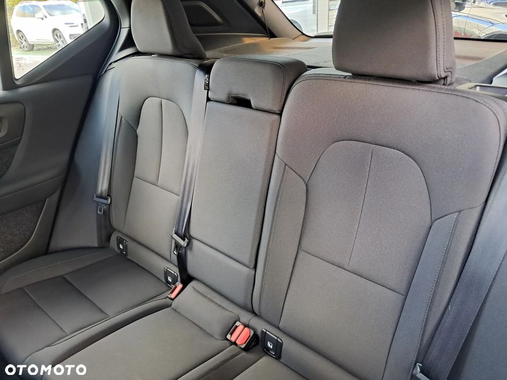 Volvo XC 40 T3 Momentum - 14