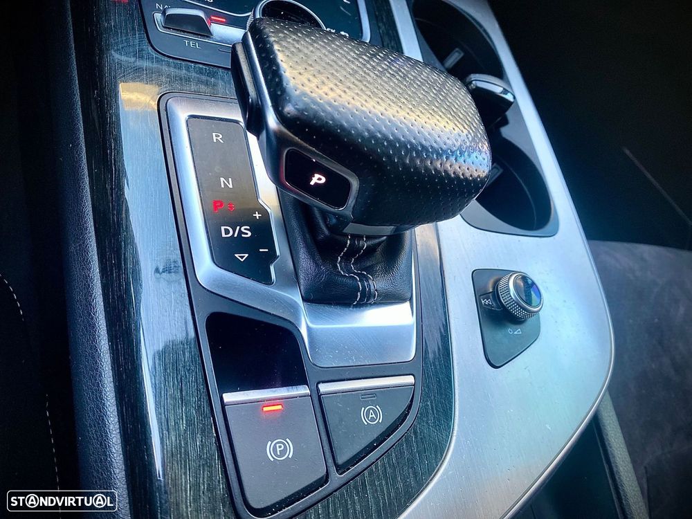 Audi Q7 3.0 TDI quattro S-line Tiptronic 7L - 28