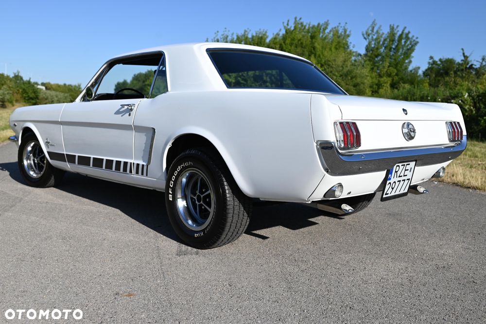 Ford Mustang - 8