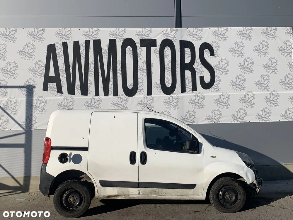 FIAT FIORINO 2008 *SAMOCHÓD NA CZĘŚCI* 2688  MASKA, LAMPA, DRZWI, LUSTERKO, ZDERZAK, GRILL, BŁOTNIK, KLAPA, BELKA, DESKA, FOTELE, KANAPA, ĆWIARTKA, KIEROWNICA, TARCZE, ZACISKI, ZAWIESZENIE, KOMPLETNY PRZÓD, KOMPLETNY TYŁ, LICZNIK, ZEGARY, PRAWE LEWE PRZÓD TYŁ - 1