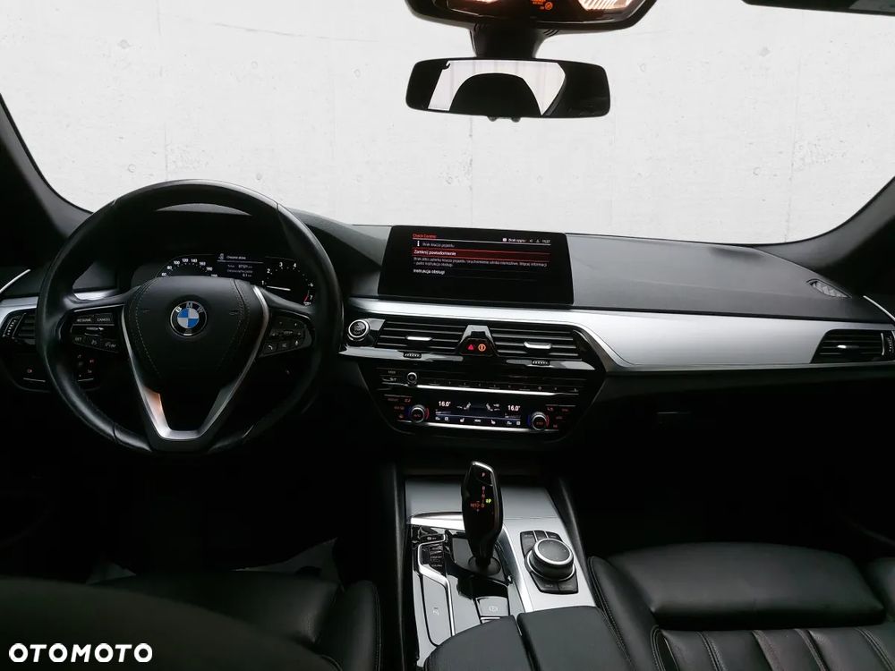 BMW Seria 5 530i xDrive - 6