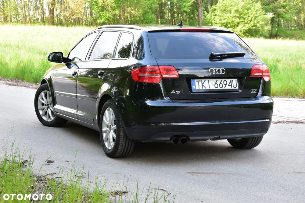 Audi A3 Sportback 2.0 TDI DPF quattro Attraction - 4