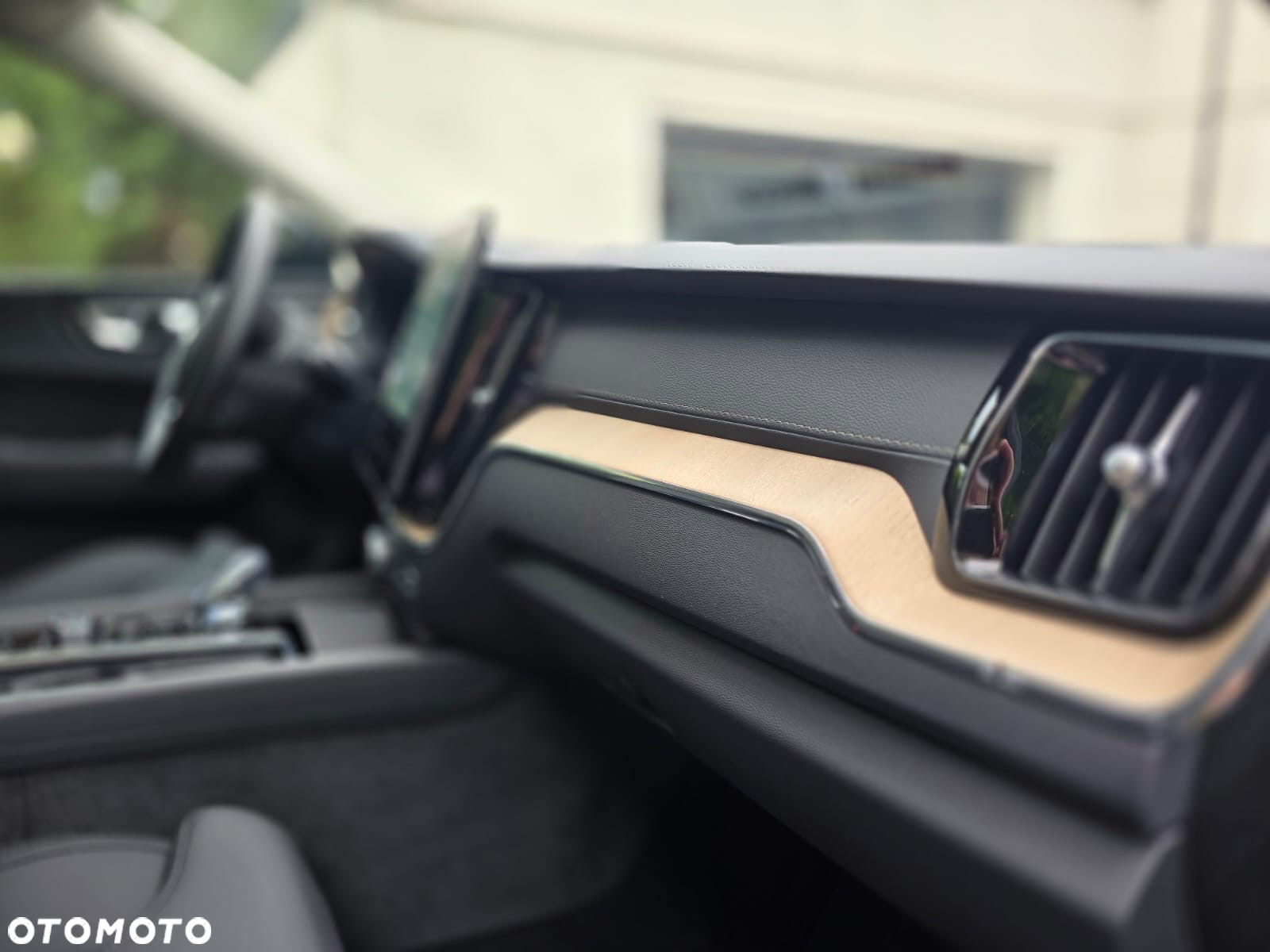 Volvo XC 60 T6 Plug-In Hybrid AWD Ultra Bright - 9