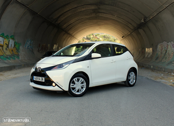 Toyota Aygo 1.0 X-Play Plus+X-Touch MM