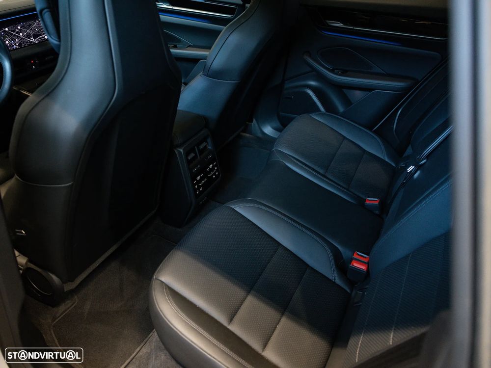 Porsche Macan Electric 4S - 33