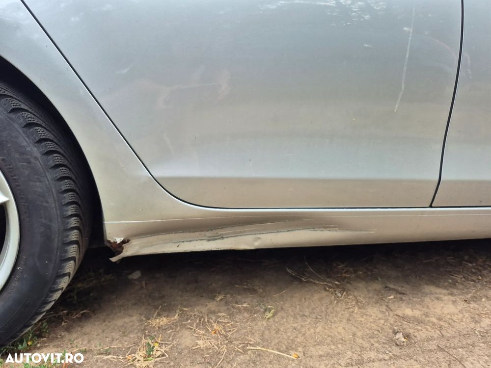 VOLKSWAGEN Golf 2011 — imagine 7