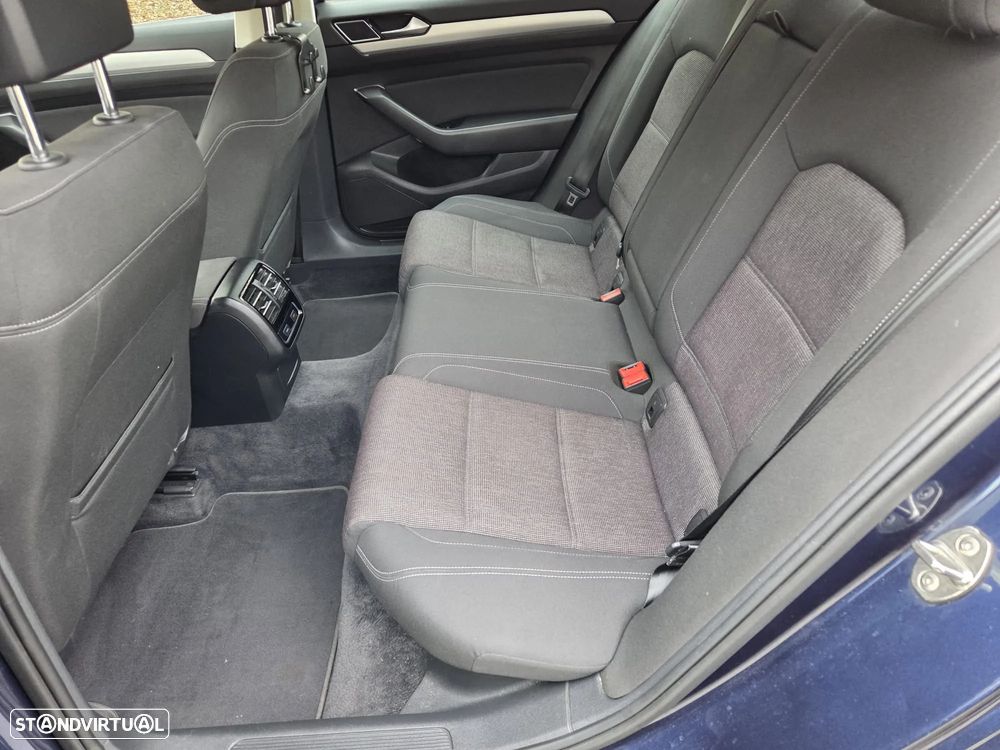 VW Passat 1.6 TDI BlueMotion - 8