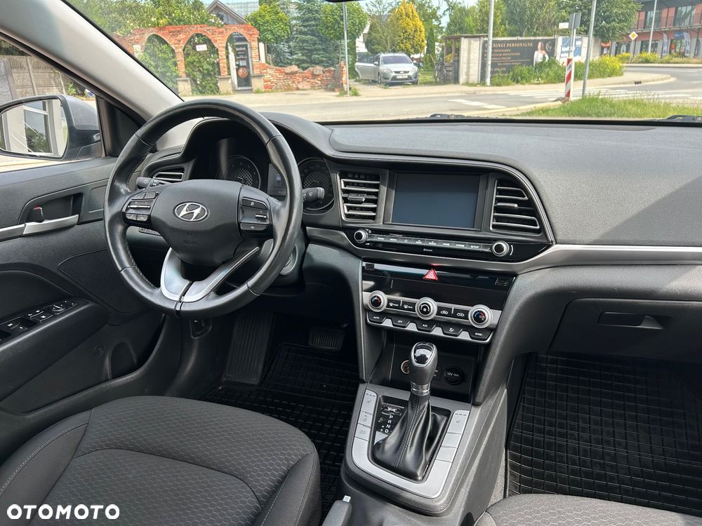 Hyundai Elantra 1.6 Premium - 11