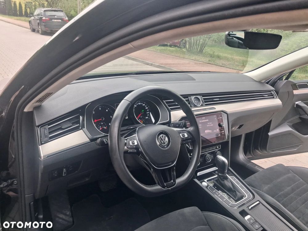 Volkswagen Passat - 21