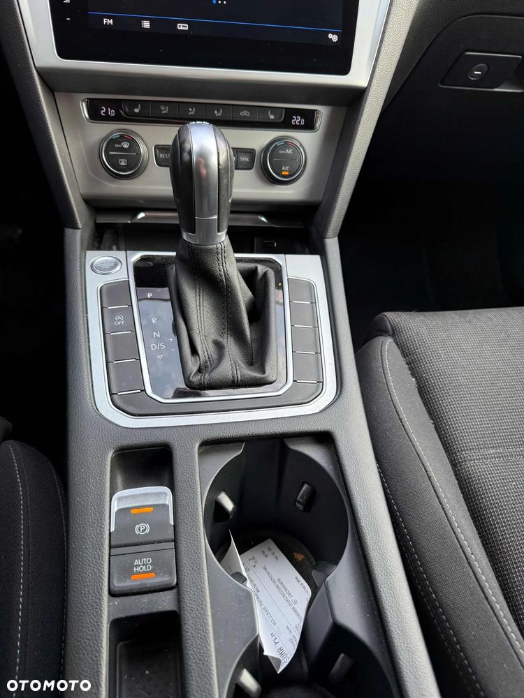 Volkswagen Passat 2.0 TDI SCR Comfortline DSG - 9