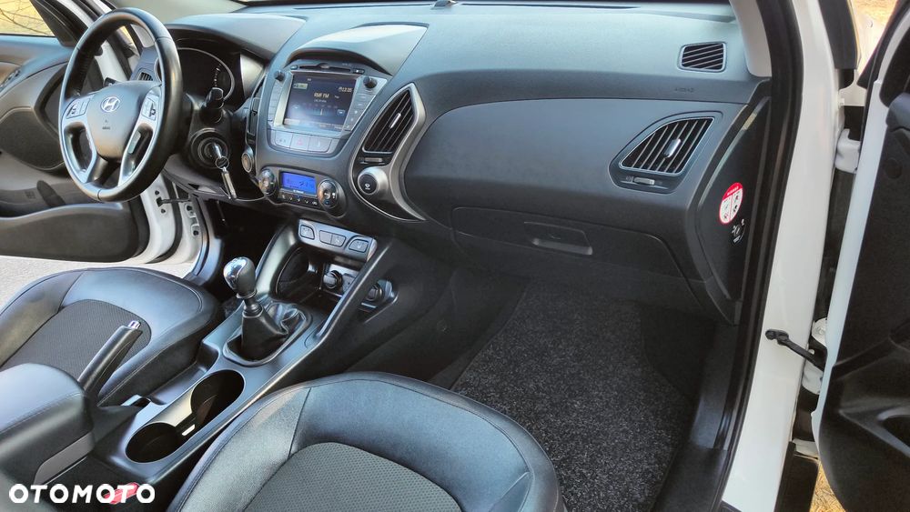 Hyundai ix35 blue 1.6 2WD Finale Gold - 17