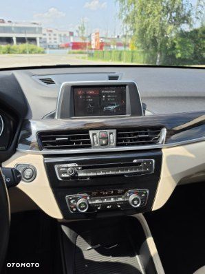 BMW X1 sDrive18i xLine - 10