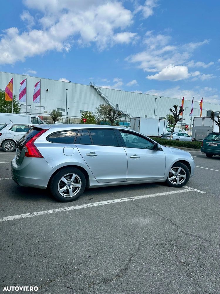 Volvo V60 D2 DRIVe Momentum - 18