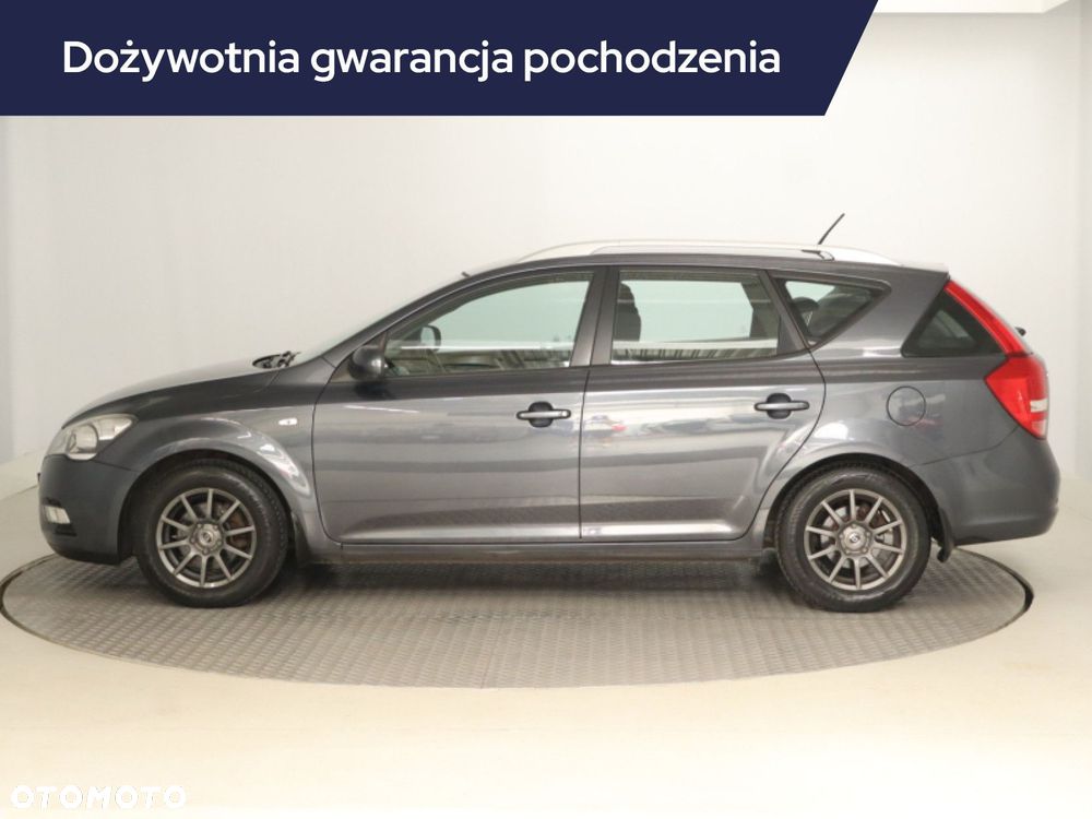 Kia Ceed - 4