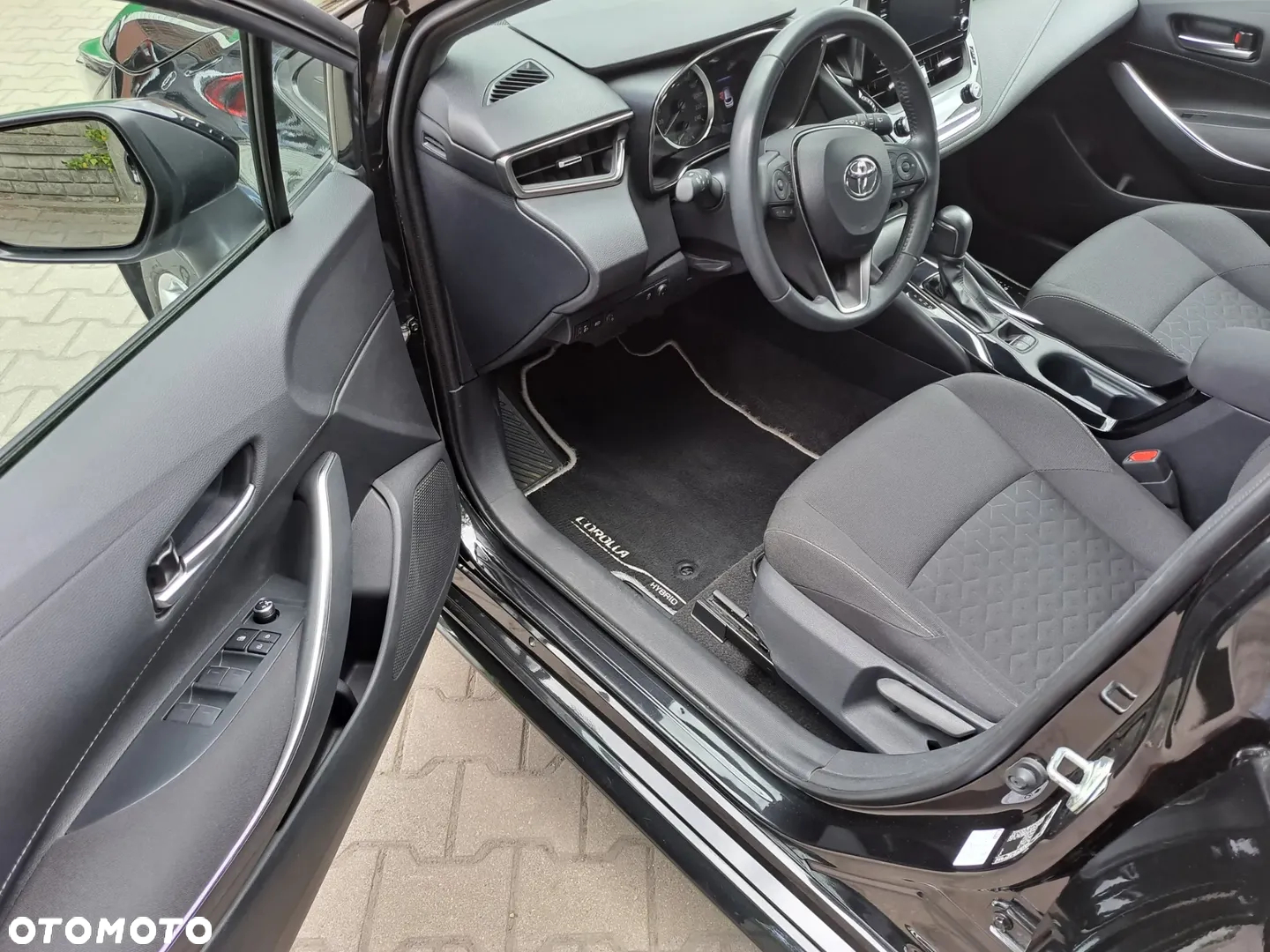 Toyota Corolla 1.8 Hybrid Comfort - 10