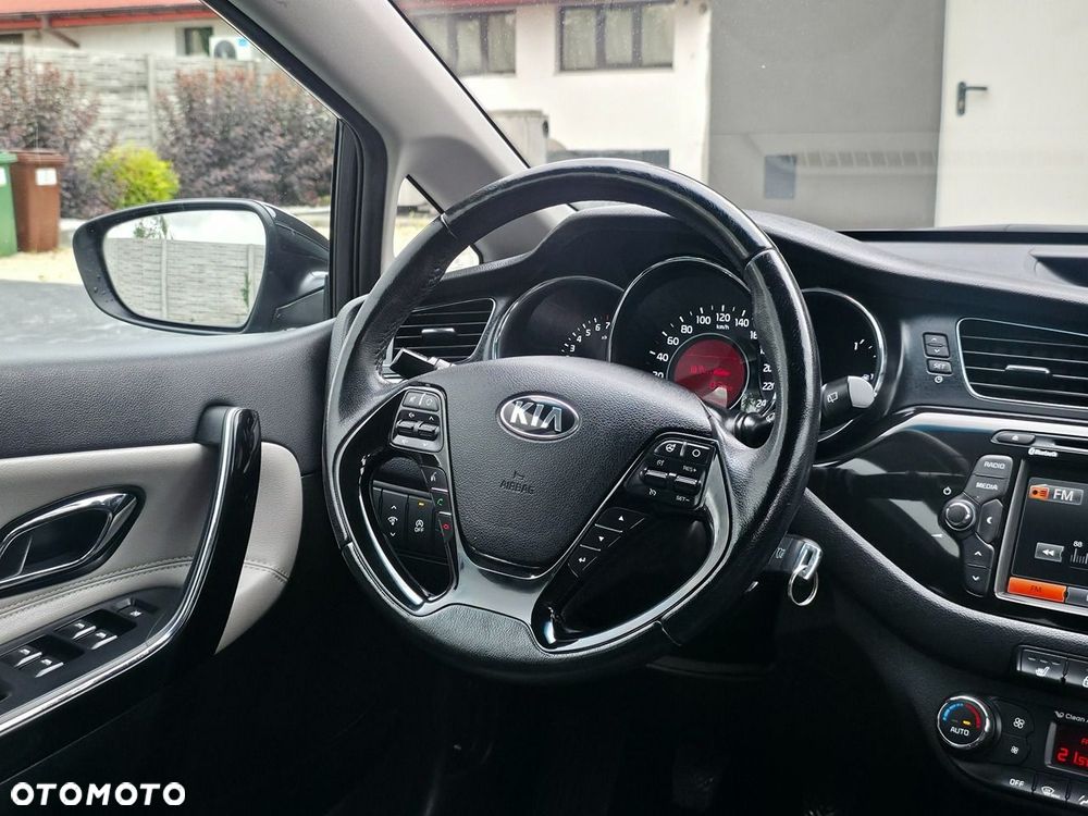 Kia Ceed - 13