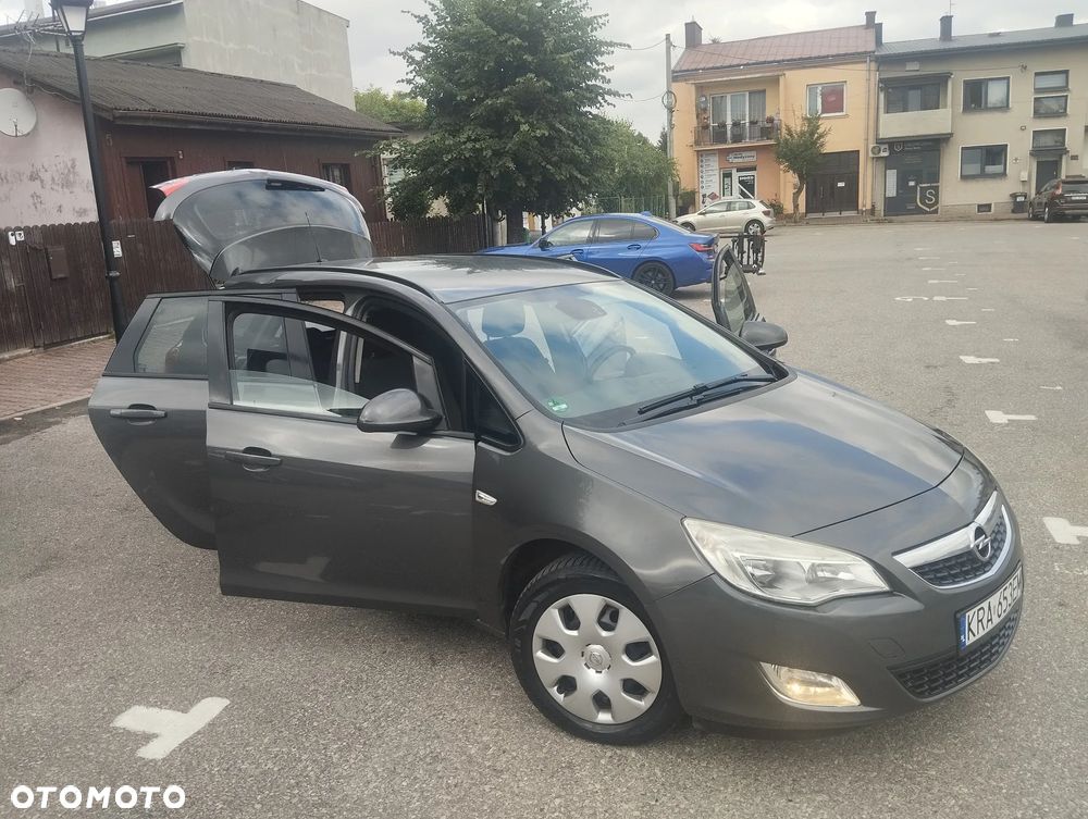 Opel Astra 1.4 T Cosmo - 14
