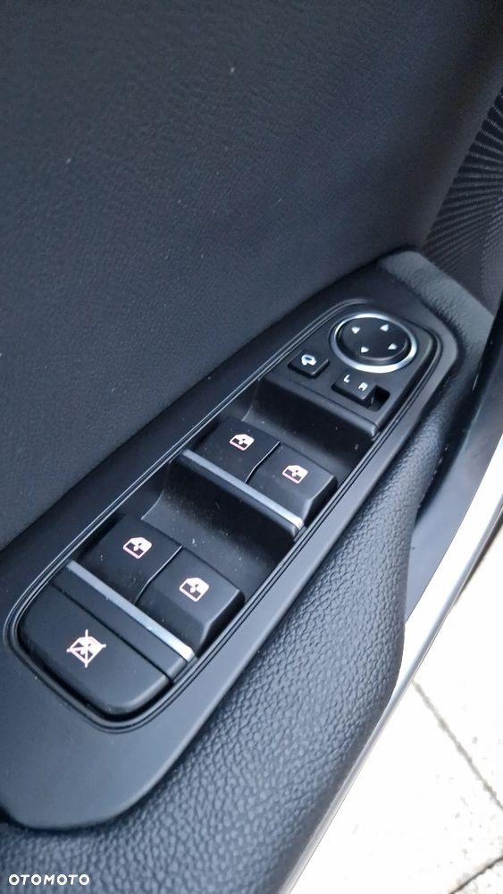 Kia XCeed 1.6 T-GDI Business Line DCT - 4