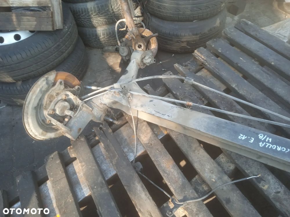 BELKA ZAWIESZENIA TYLNEGO TOYOTA COROLLA E12 - 6