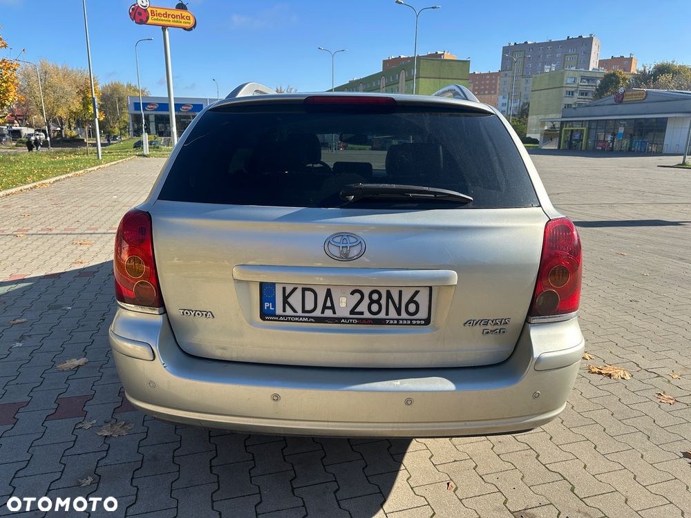 Toyota Avensis 2.2 D-4D Sol - 11