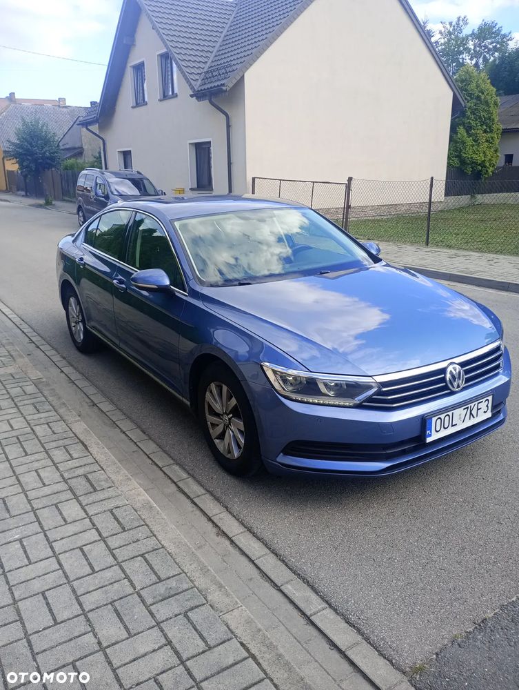 Volkswagen Passat - 2