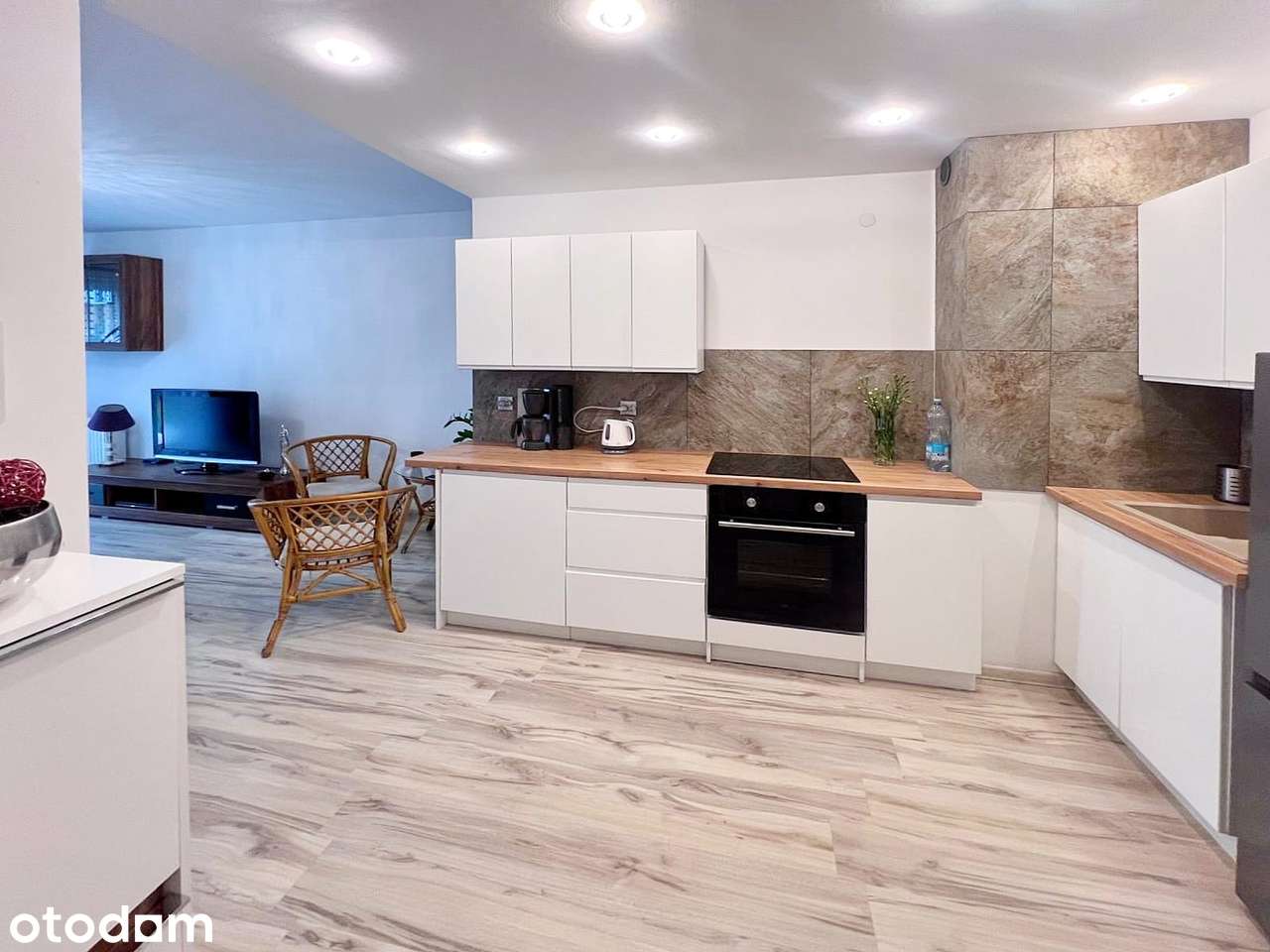 Apartament, Umeblowane 2 pokoje z ogródkiem, bez prowizji