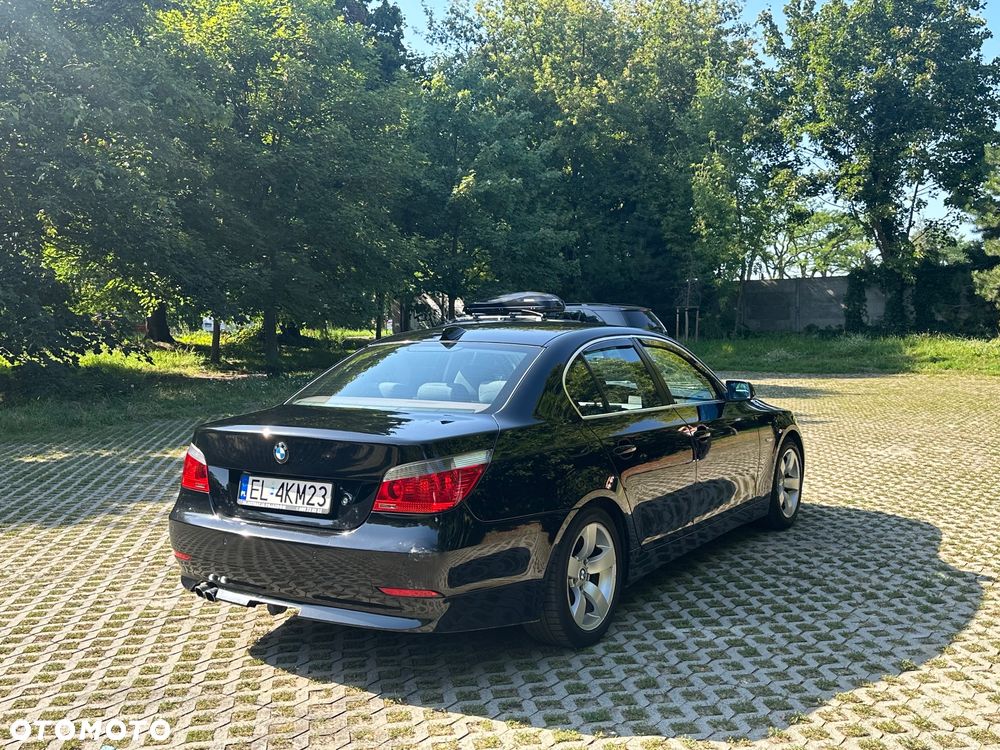 BMW Seria 5 525i - 4