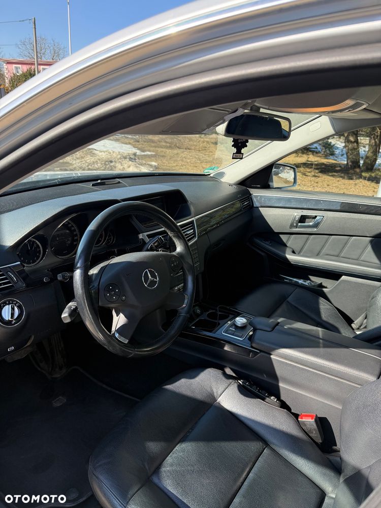 Mercedes-Benz Klasa E 350 CDI DPF 4Matic BlueEFFICIENCY 7G-TRONIC Avantgarde - 13