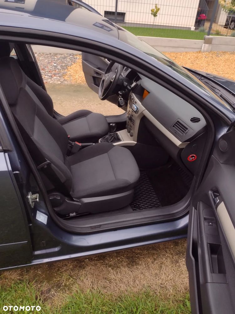 Opel Astra 1.9 CDTI Cosmo - 12