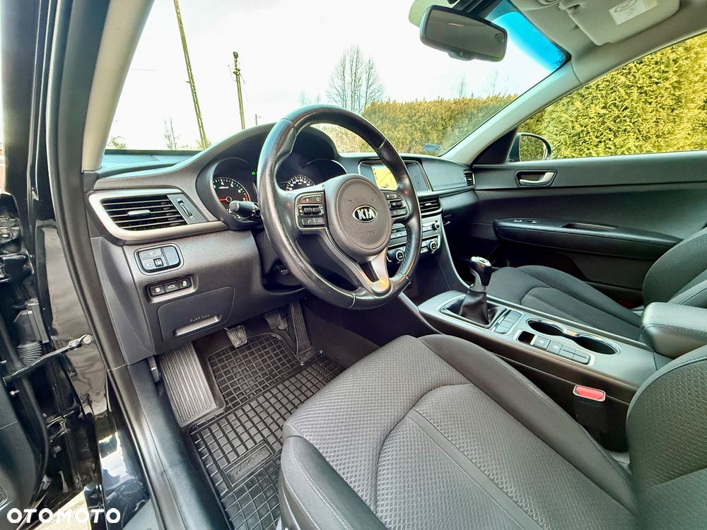 Kia Optima 2.0 M - 16