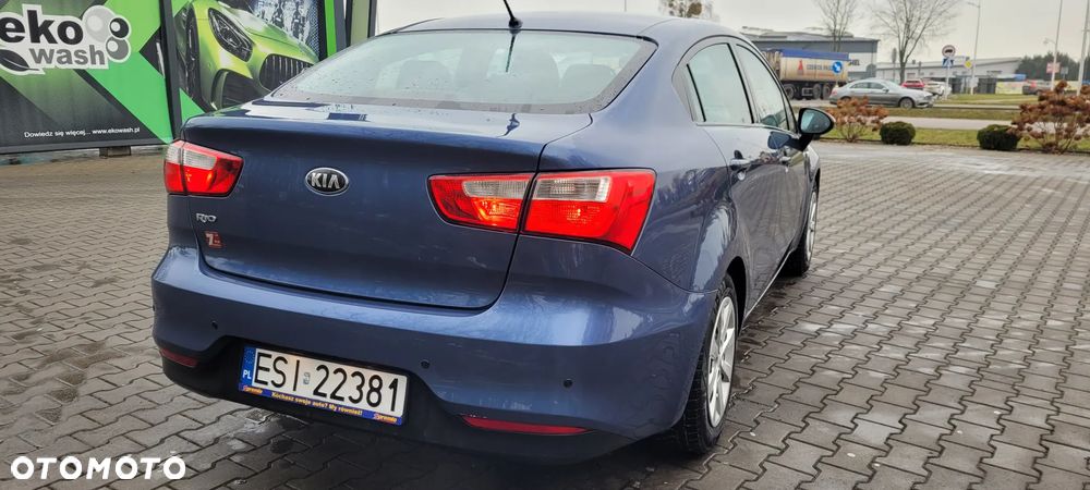 Kia Rio - 11