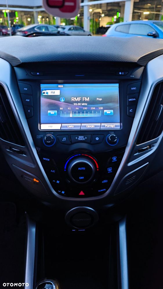 Hyundai Veloster 1.6 Premium - 13