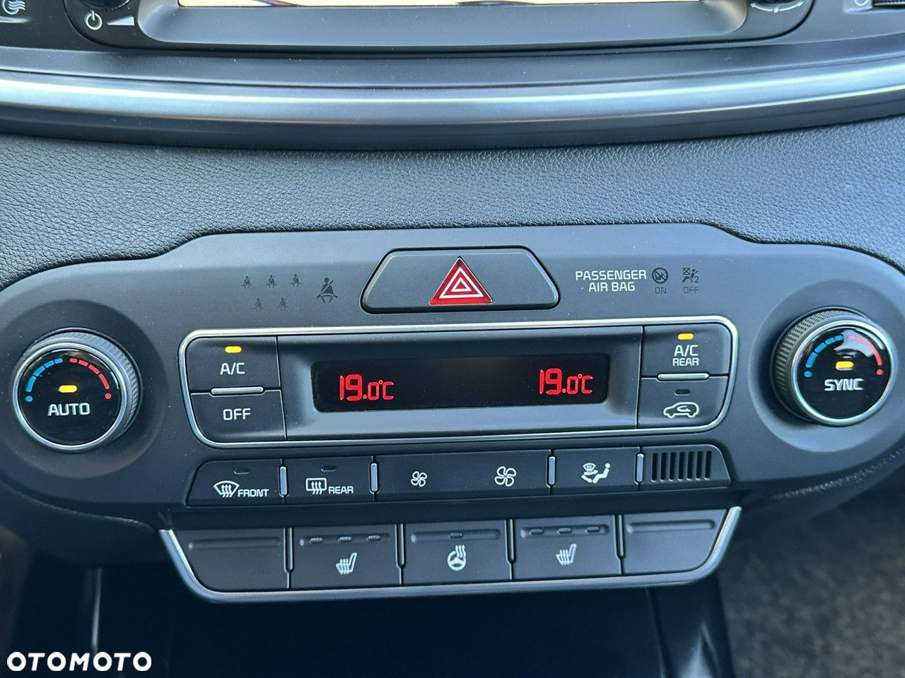 Kia Sorento 2.0 CRDI L - 21